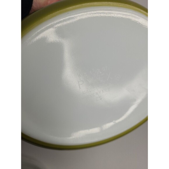 Vintage Pyrex Spring Blossom Green Crazy Daisy Casserole Dish 1.5 Quart - Picture 8 of 8